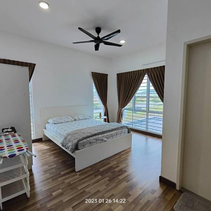 Prima Guest House - Puncak Alam Homestay Mus-Lim Friendly Bandar Puncak Alam ภายนอก รูปภาพ