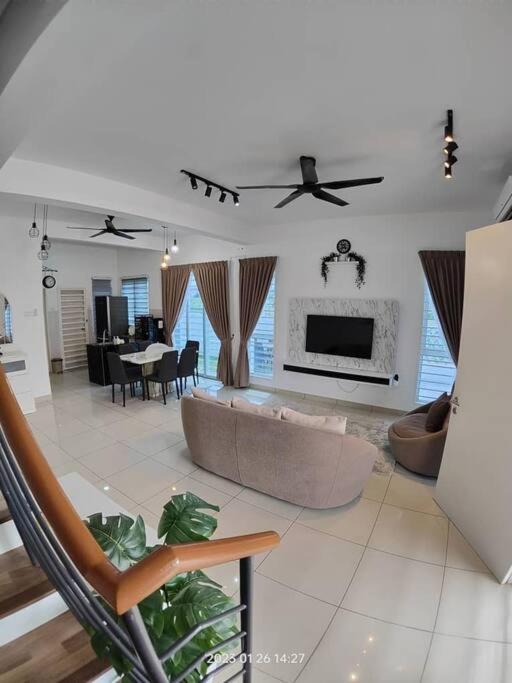 Prima Guest House - Puncak Alam Homestay Mus-Lim Friendly Bandar Puncak Alam ภายนอก รูปภาพ